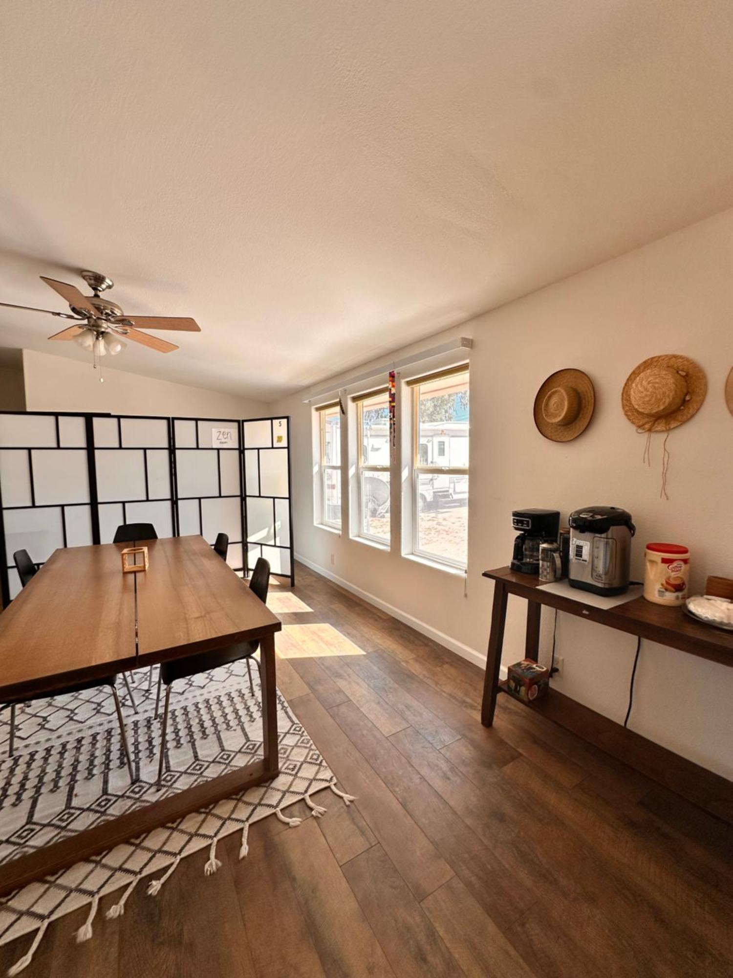 بيت شباب Bodhi House, Joshua Tree National Park تونتي ناين بالمز المظهر الخارجي الصورة